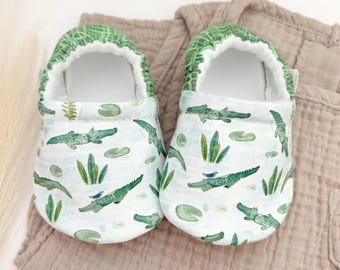 Handmade Alligator Crocodile Baby Booties: Soft Sole Crib Shoes