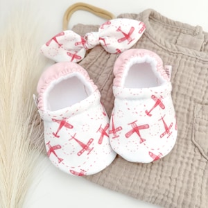 PINK AIRPLANE baby booties, slippers, crib shoes, soft sole, moccasins, baby shoes