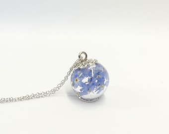 Pendant dried flowers "Forget-me-nots" sphere of 19 mm and resin. Ideal gift for a loved one