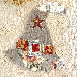 Primitive Style Vintage Patchwork Quilted Witch Hat Applique Halloween Upcycling Vintage Quilt Recycling DIY Sew On Patchwork Quilt Piece