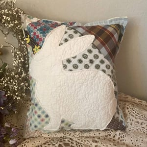 Antique Patchwork Quilt Pillow White Bunny 12” X 14” Spring/Easter Bunny Rabbit Pillow Easter Decoration Vintage Farmhouse Easter