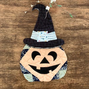 Primitive Style Vintage Patchwork Quilt Pumpkin Halloween Jack ‘O Lantern Pumpkin Face W/ Witch Hat Quilt Piece DIY Patchwork Appliqué Large