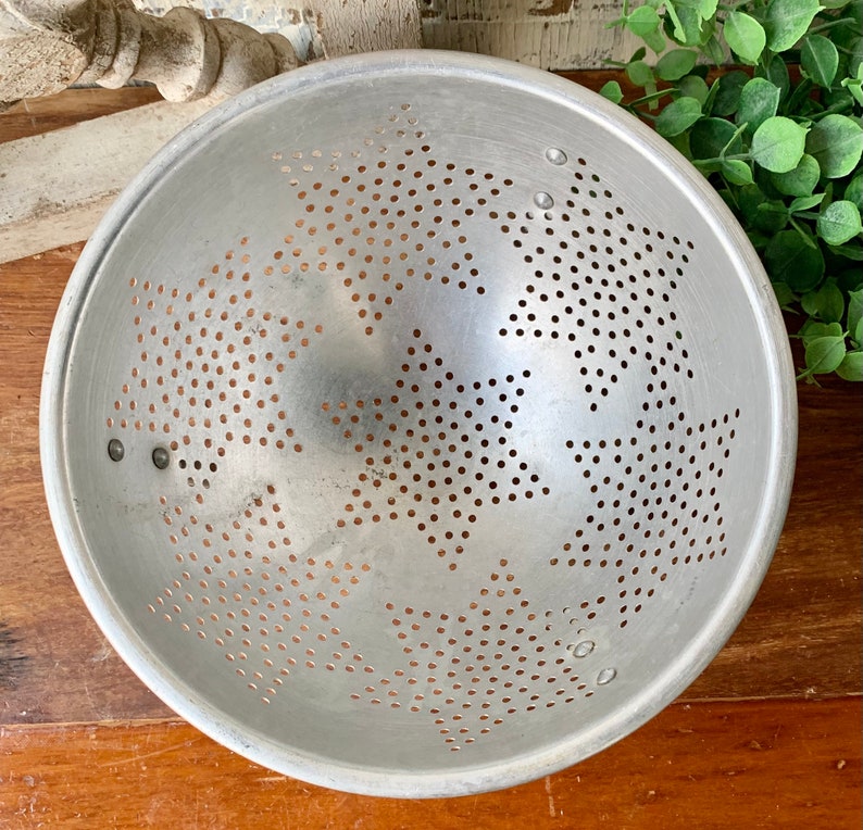 Vintage Aluminum Strainer Colander Farmhouse Kitchen Bowl Etsy