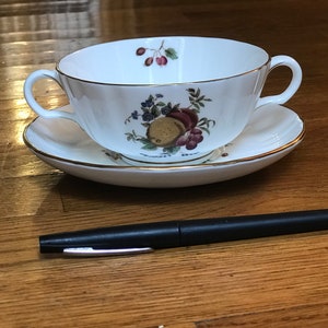 Miska i spodek Royal Worcester: Delecta Fruit, kształt Coburga ze złotym wykończeniem