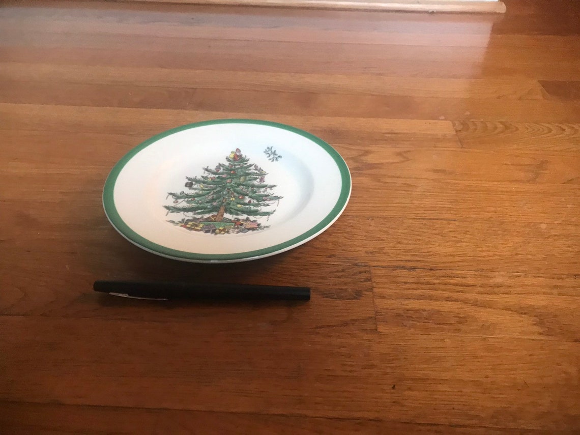 Spode Christmas Tree Salad Plate Green Trim White Body Santa Ornaments