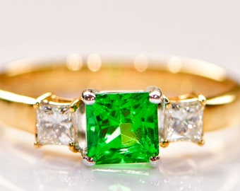 Tsavorite Ring 18K Yellow Gold Princess Cut with Diamonds