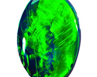Opale Nero 9,99 ct 19x13x6 mm