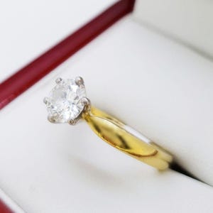 Vintage Diamond Solitaire 18ct Yellow Gold Engagement Ring
