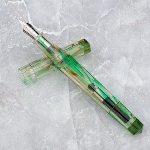 PENBBS 491 Acrylic Fountain Pen - 31 Aurora F nib