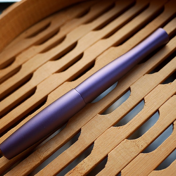 Pluma estilográfica PENBBS 323 de aleación de aluminio - Punta F lila 107