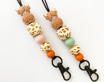 Highland cow lanyard / highland cow keychain / cow lanyard / cute animal lanyard / highland cow / teacher lanyard