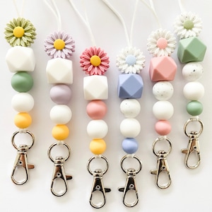 Daisy lanyard / flower lanyard / pretty lanyard / teacher lanyard / Daisy keychain / flower keychain