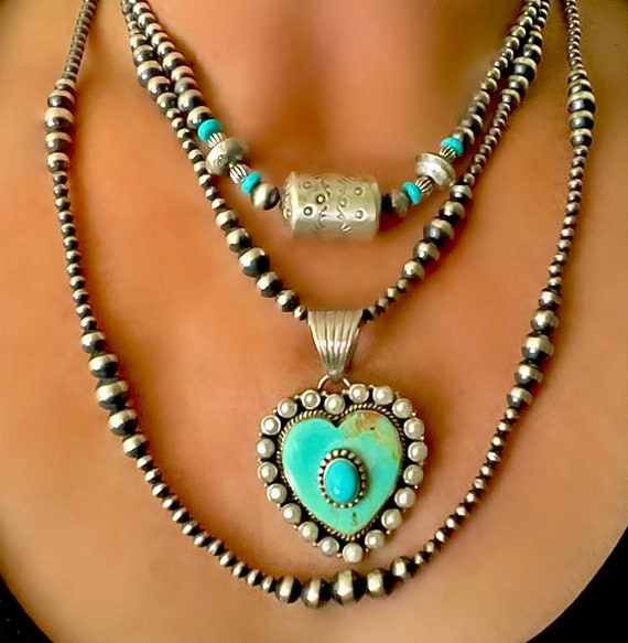 Sterling Silver “Circle G” Navajo Pearls with Large S… Gem