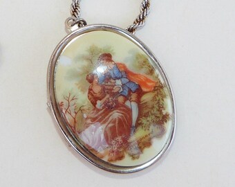 Beautiful Vintage Locket Necklace- Larger Size Keepsake