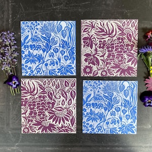 Impressão em linóleo de amores-perfeitos e margaridas, cartão de flores de jardim de primavera, impressão em linóleo floral, cartão de flores de maio, impressão de flores do meu coração sangrando.