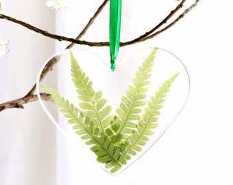 botanic ornament, real fern leaves in epoxy resin, large heart shape - window decor/ wall decor/ mum gift