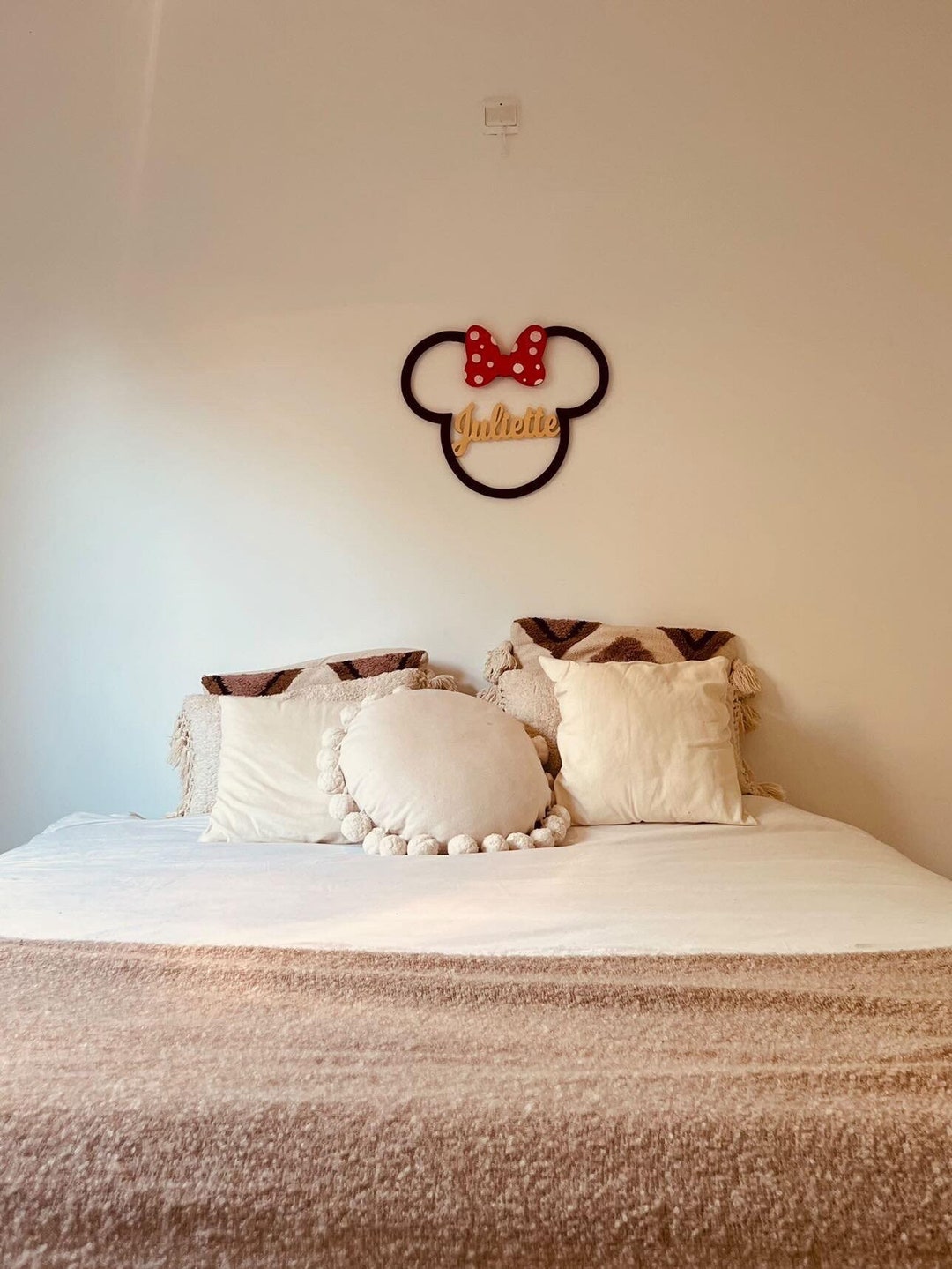 Tête de Mickey avec prénom en bois, prénom en bois, cadeau de naissance, plaque porte chambre