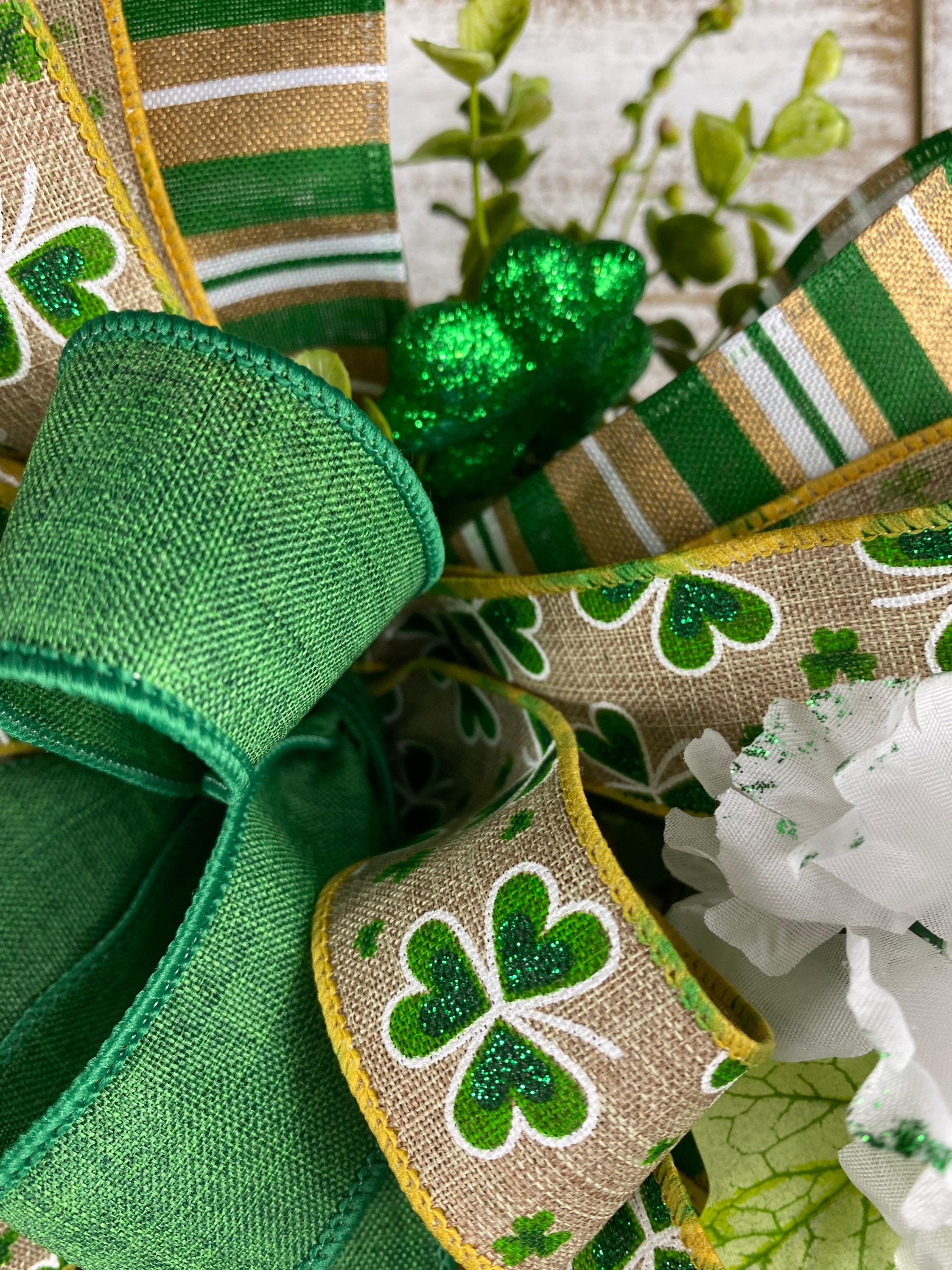 saint patrick jour irlande trèfle irlandais 6975047 Art vectoriel chez Vecteezy