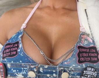 Rebel Woman Upcycled Denim Bikini Top – Ręcznie robiony top w stylu punk feministycznym