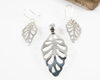 Leaf Themed Set - Earrings and Pendant Set