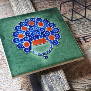 DECORATIVE TILE
