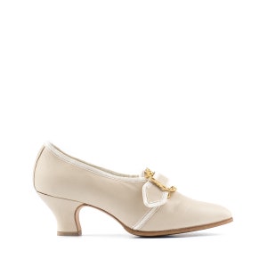 Woman costume shoe, 18th century woman shoe, historical shoe with buckle, Paoul Gabrielle (art. 732)