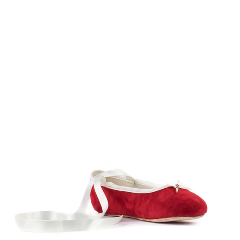 Women’s Vintage Shoes & Boots to Buy Wedding bride woman ballet flat in red suède with bow style 934 Paoul Alice $251.00 AT vintagedancer.com