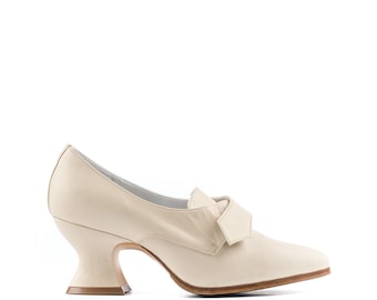 Cream Leather 18th Century Costume Shoe, Marie Antoinette Style