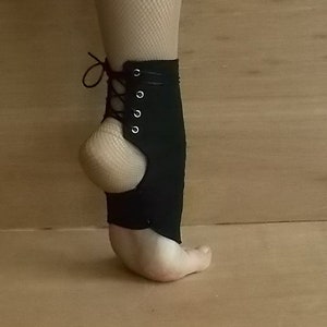 Guetre in tissues, color black, for Cirque ON MEASURES( boots of the trapeze fabrics air hoop, gaiters, aerial boots)