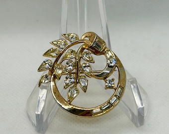 A Stunning Vintage Trifari Alfred Philippe Rhinestone Brooch