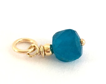 Apatite & Gold Filled Add On Charm / Tiny 4x4 mm Faceted Apatite Cube / Blue Gemstone Bead / DIY Jewelry Making / Chain Hoops Bracelet
