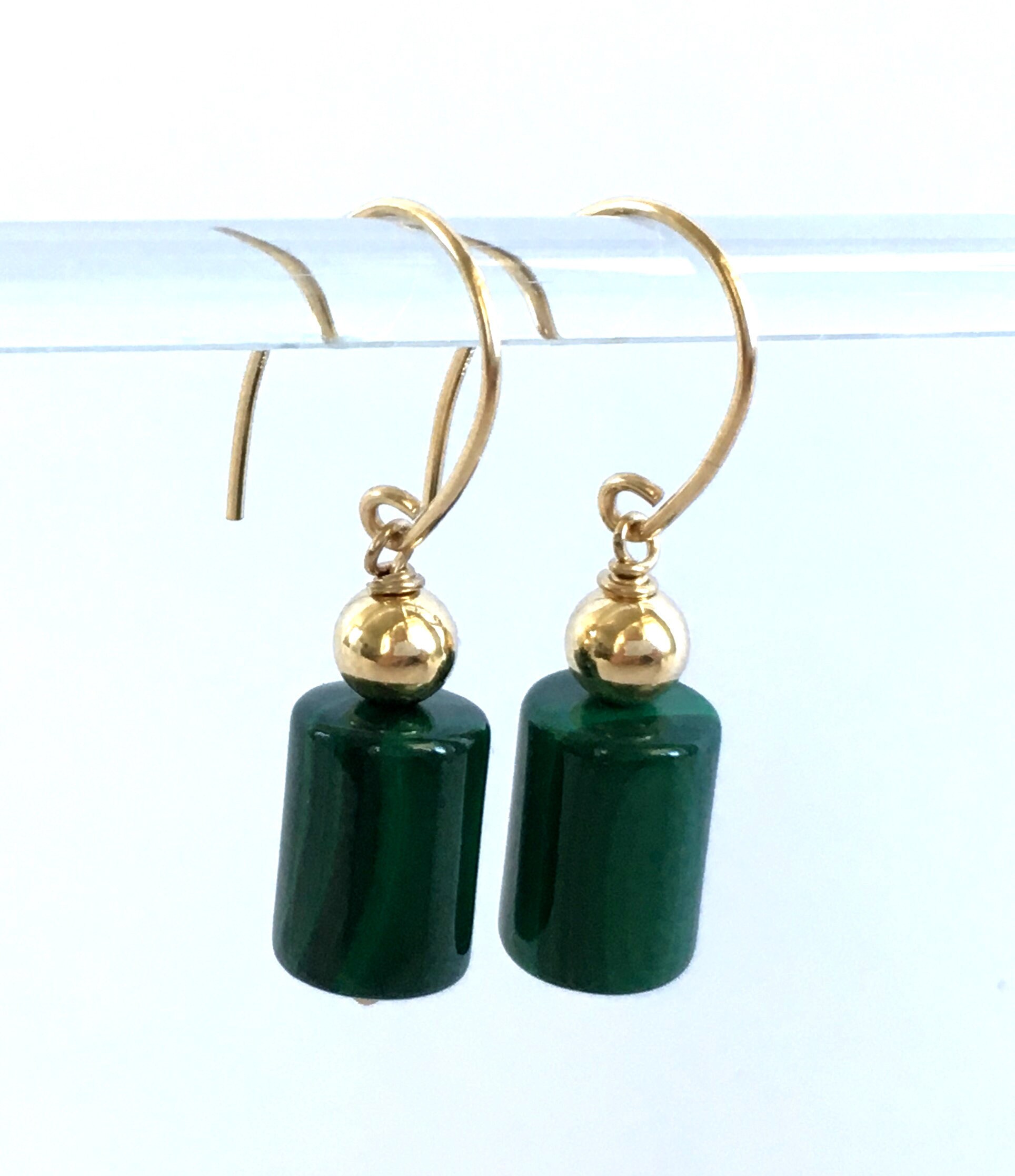 Boucles D'oreilles Anciennes Plaqué Or, Malachite Verte Et Corail Rose - Pendantes, Fermoir Dormeuse