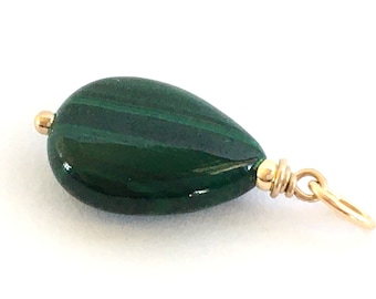 Malachite & Gold Filled Pendant / 13,5x3,5-10x5 mm Malachite Drop / Dark Green Flat Gemstone / DIY Jewelry Making / Chain Bracelet Hoops