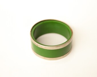 vintage bracelet, fancy bracelet, green bracelet, wide bracelet, resin and metal bracelet, retro, chic, green bangle, 80&#39;s