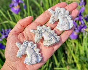 Angel Aura Howlite Unicorn, Crystal Carving, Unicorn Crystal, Aura Crystals, Angel Aura Quartz, Crystal Gift, White Howlite, Palm Stone