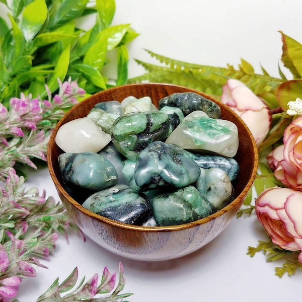 Raw Emerald, Emerald, Crystals, Tumbled Stones, Emerald Stone, Rune Stones, Colombian Emerald, Natural Emerald, Worry Stone, Crystal Grid