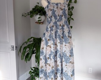 Vestido midi floral Aureum / Cuerpo fruncido Talla M