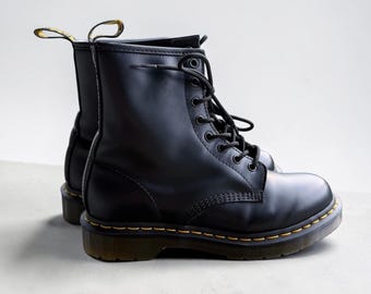 Dr. Martens Black Leather Lace-Up Boots Size 39