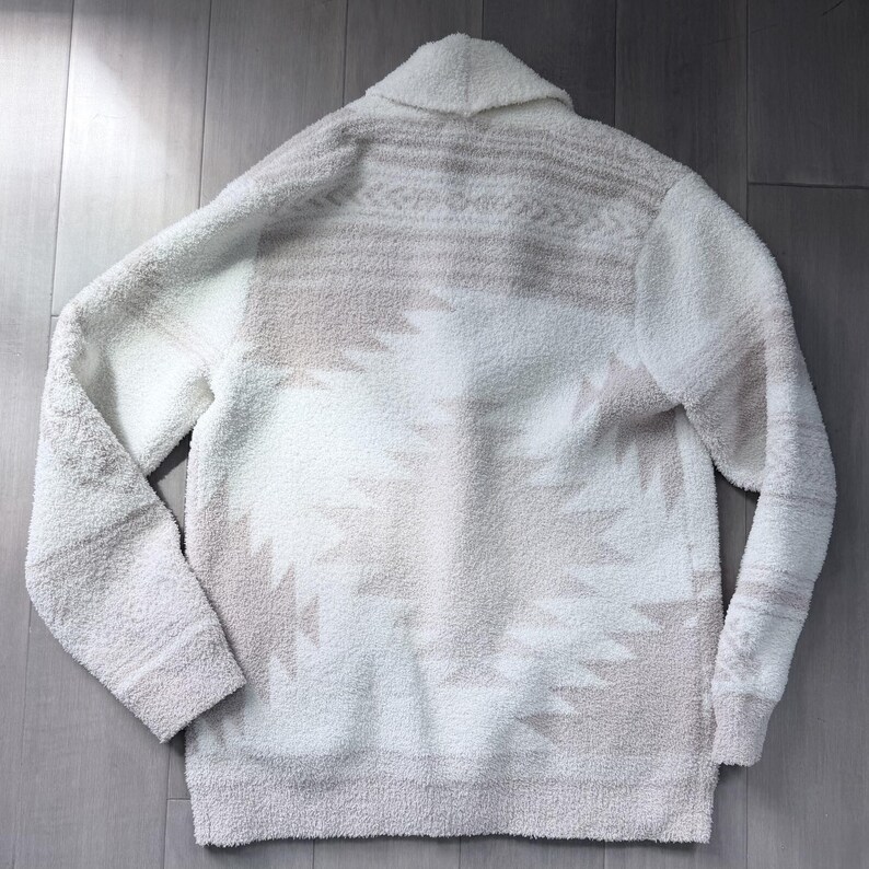 Cárdigan con cuello chal Barefoot Dreams, talla grande. imagen 6
