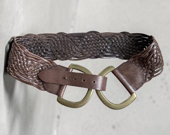 Cinturón ancho de cuero trenzado marrón vintage LP con hebilla de latón, talla S.
