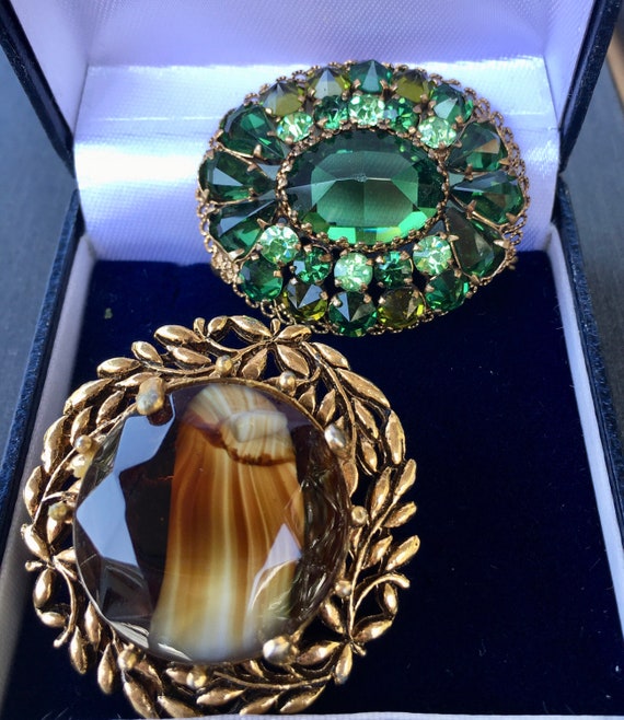 Two vintage 1950s/60s brooches