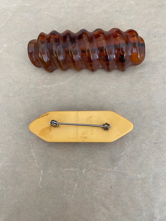 Vintage Carved Bakelite pins One yellow and One Roo… Gem