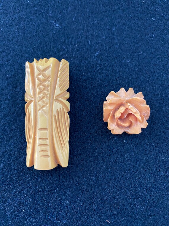 Carved Bakelite clip and carved Bakelite flower p… - image 7