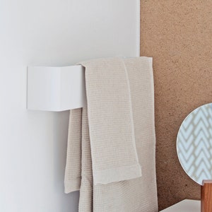 White Towel Hanger to modern bathroom, white modern bathroom accessories, dabstory bathroom design FIONDA zdjęcie 5