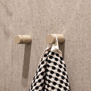 Gancio per asciugamani in acciaio inossidabile beige, bagno moderno e minimalista YUZO