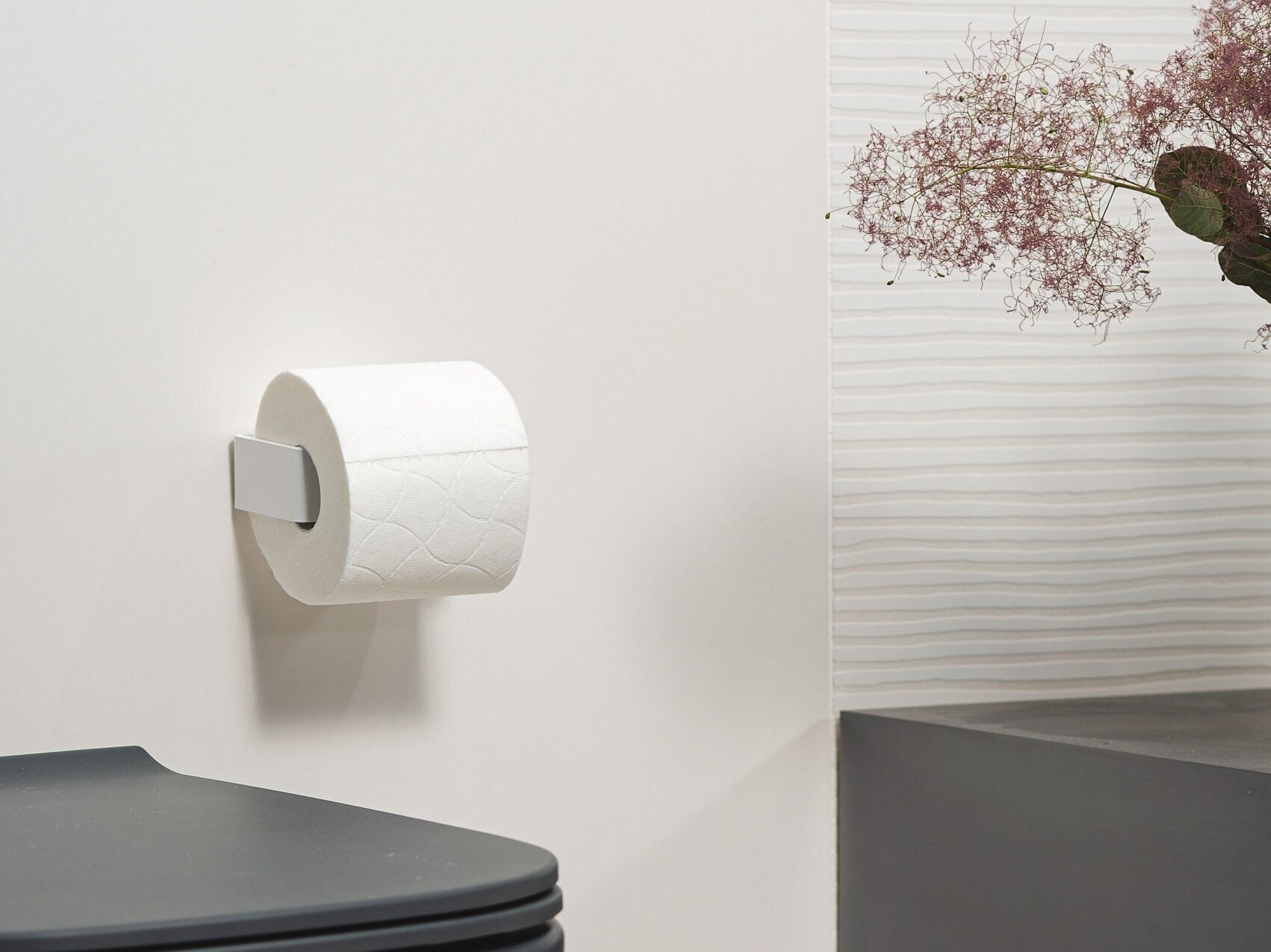 Modern Farmhouse Black Toilet Paper Holder DIARA, Bathroom Accessories Set,  Minimalist Toilet Paper Holders to Modern Bathroom, DABSTORY -  Israel