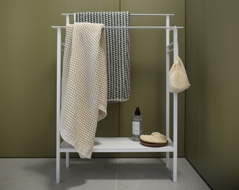 Porte-serviettes autoportant avec étagère, porte-serviettes moderne, porte-serviettes blanc, rail de tour de piscine, sèche-serviettes, échelle à serviettes TAMANDI