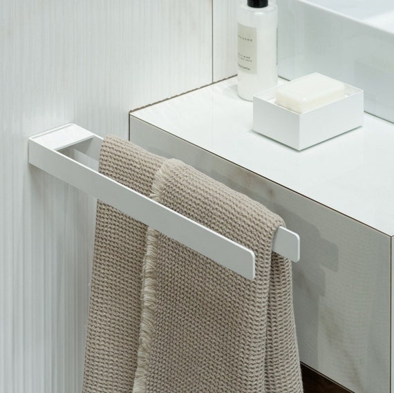 Porta asciugamani doppio bianco per bagno moderno, accessori bagno moderno  bianco, bagno dabstory design RICOBI -  Italia