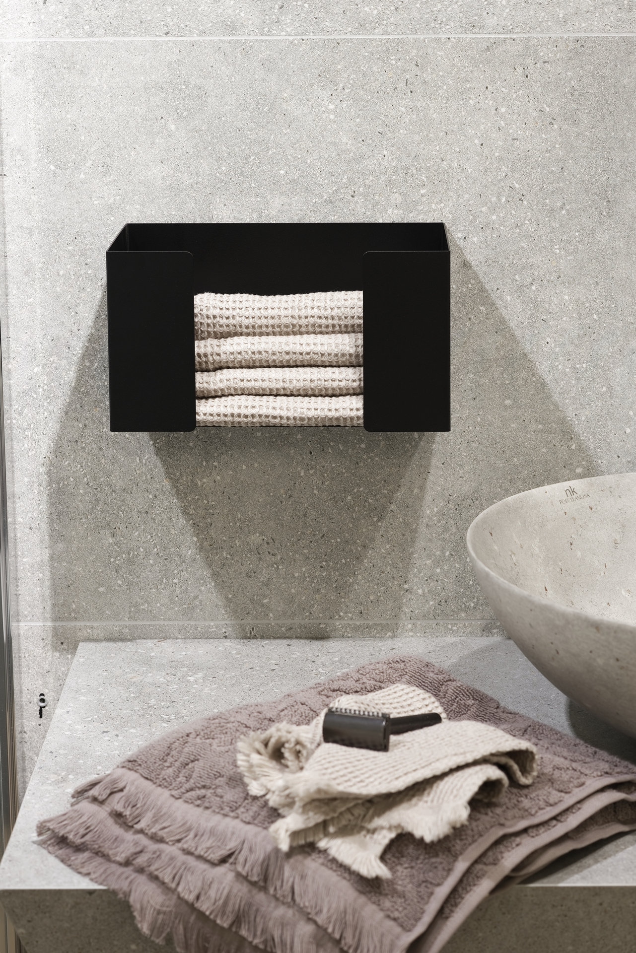 KES Porta Carta Igienica Con Mensola Bambu Adesivo, Portarotolo Bagno Nero Porta Rotolo Carta Igienica Da Parete Acciaio Inox SUS304, BPH220BADM-BK - 4