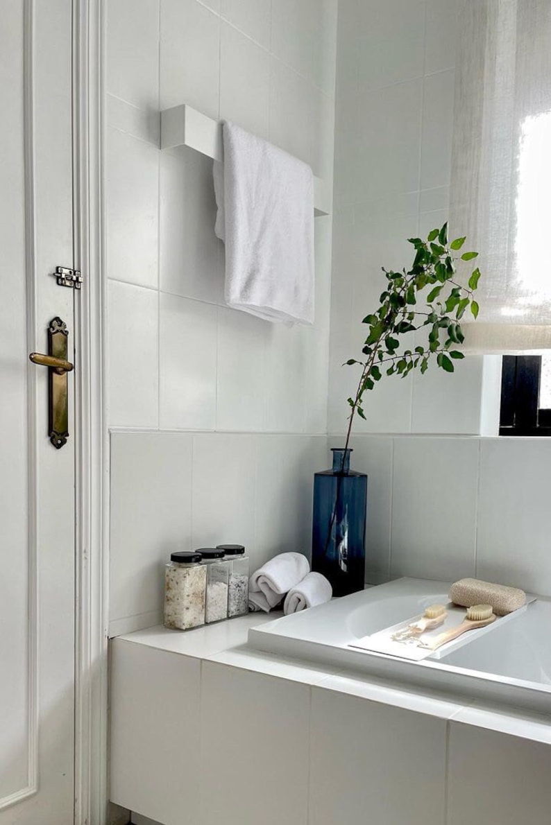 White Towel Hanger to modern bathroom, white modern bathroom accessories, dabstory bathroom design FIONDA zdjęcie 3